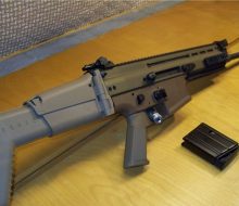 FN SCAR 16 17 308 5.56 FDE TAN.10..
