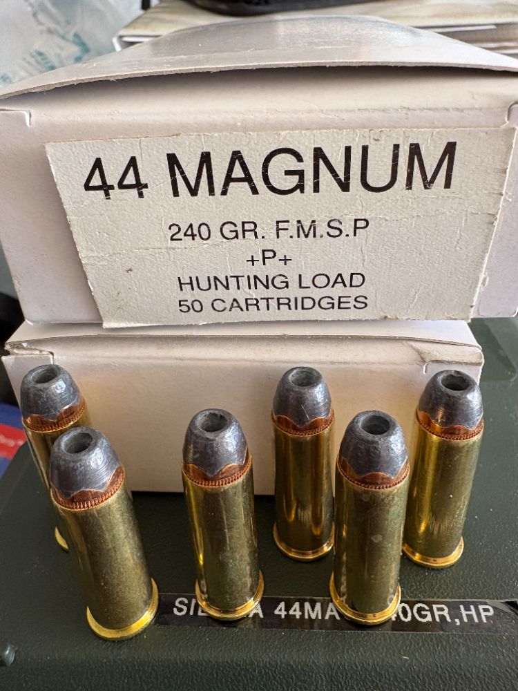 IMG_1837.JPG 240gr. 44mag IMG_1837.JPG 240gr. 44mag