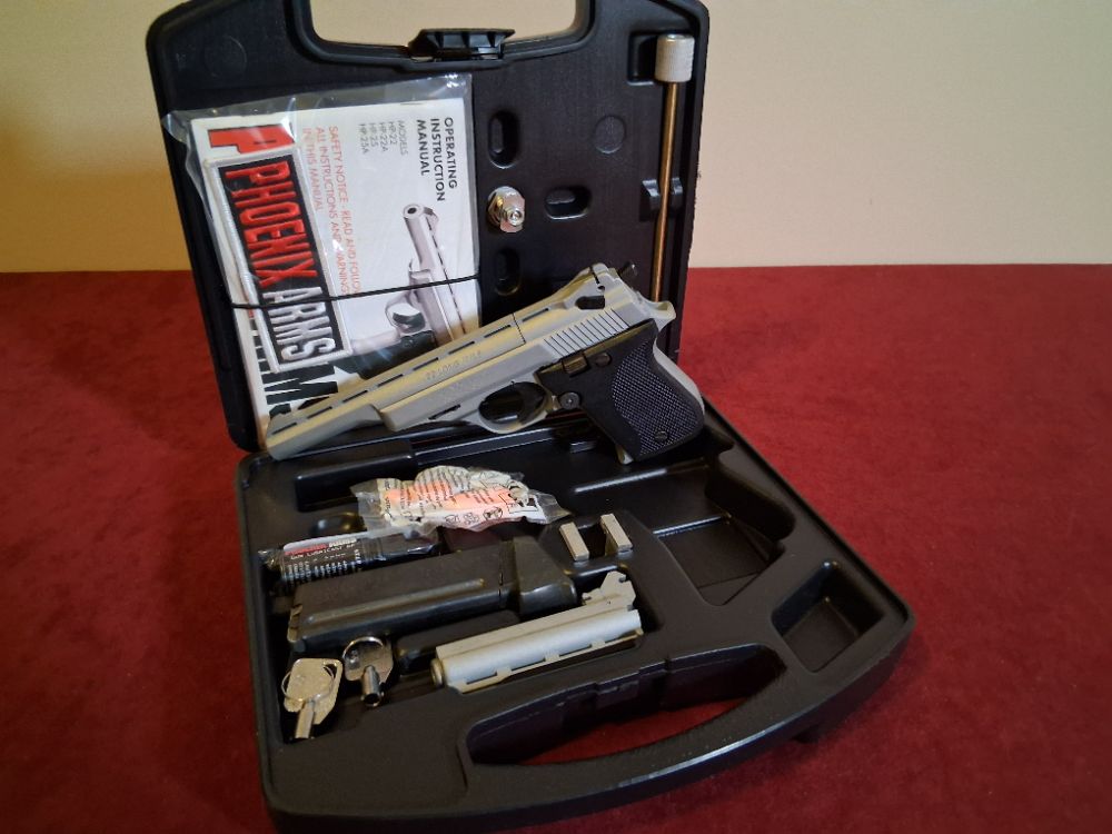 01-phoenix-arms-hp22a-22-lr-pistol-with-case 01-phoenix-arms-hp22a-22-lr-pistol-with-case