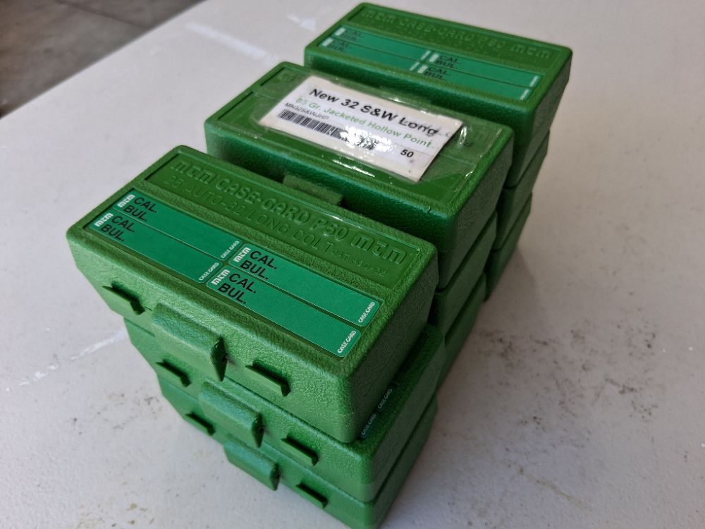 combo-ammunition-bulk-32-s-and-w-long__green-plastic-box-lot-32-sw-long combo-ammunition-bulk-32-s-and-w-long__green-plastic-box-lot-32-sw-long