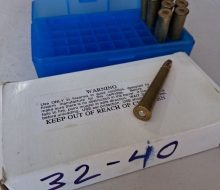 individual-loose-32-40-winchester-plastic-box-lot__loose-32-40-plastic-box