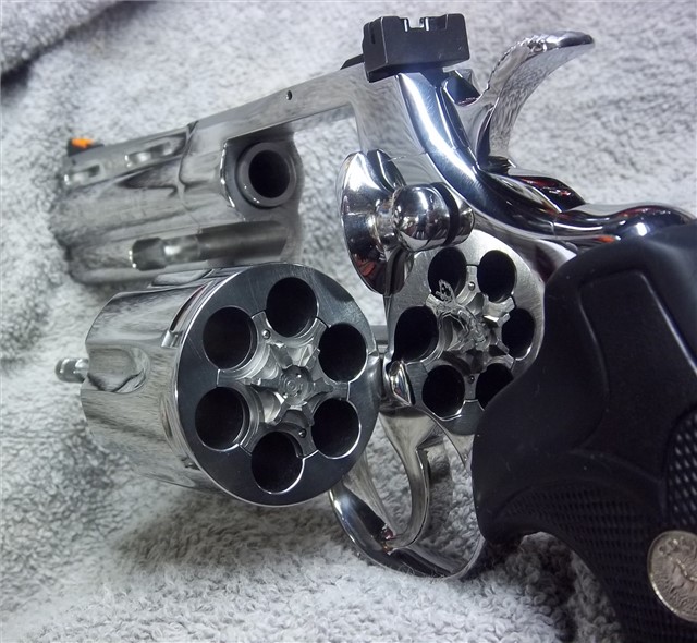 COLT PYTHON ELITE 4 Bright Stainless.5 COLT PYTHON ELITE 4 Bright Stainless.5