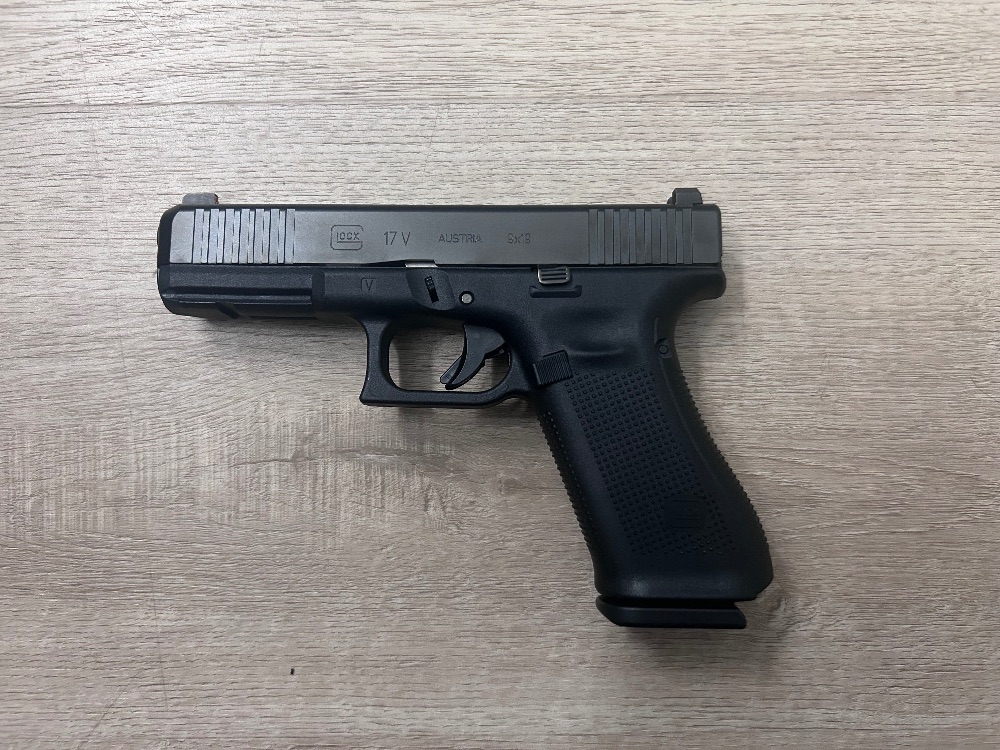 GLOCK 17 V GLOCK 17 V