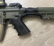 Attaches on Rifle