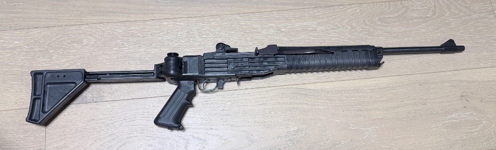 Ruger Mini 14 (.223 cal) a Ruger Mini 14 (.223 cal) a