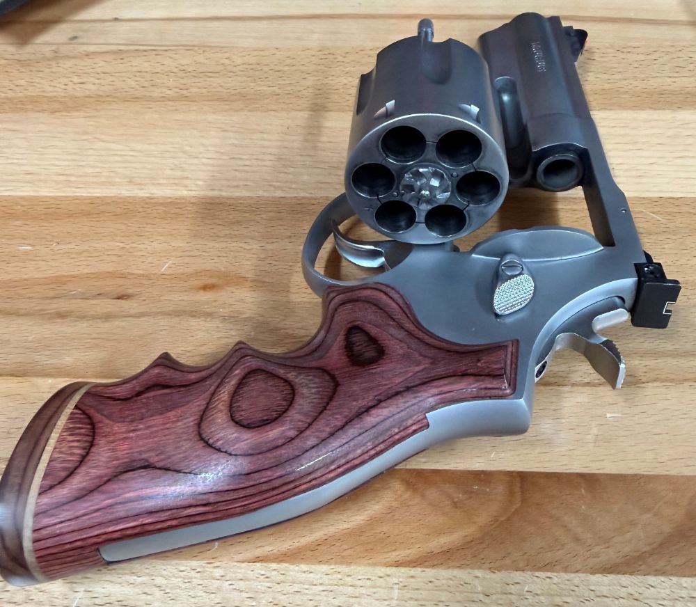Taurus 44 1 Taurus 44 1