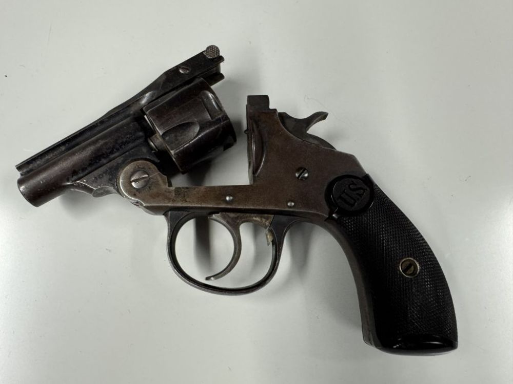 US Revolver Left Side US Revolver Left Side